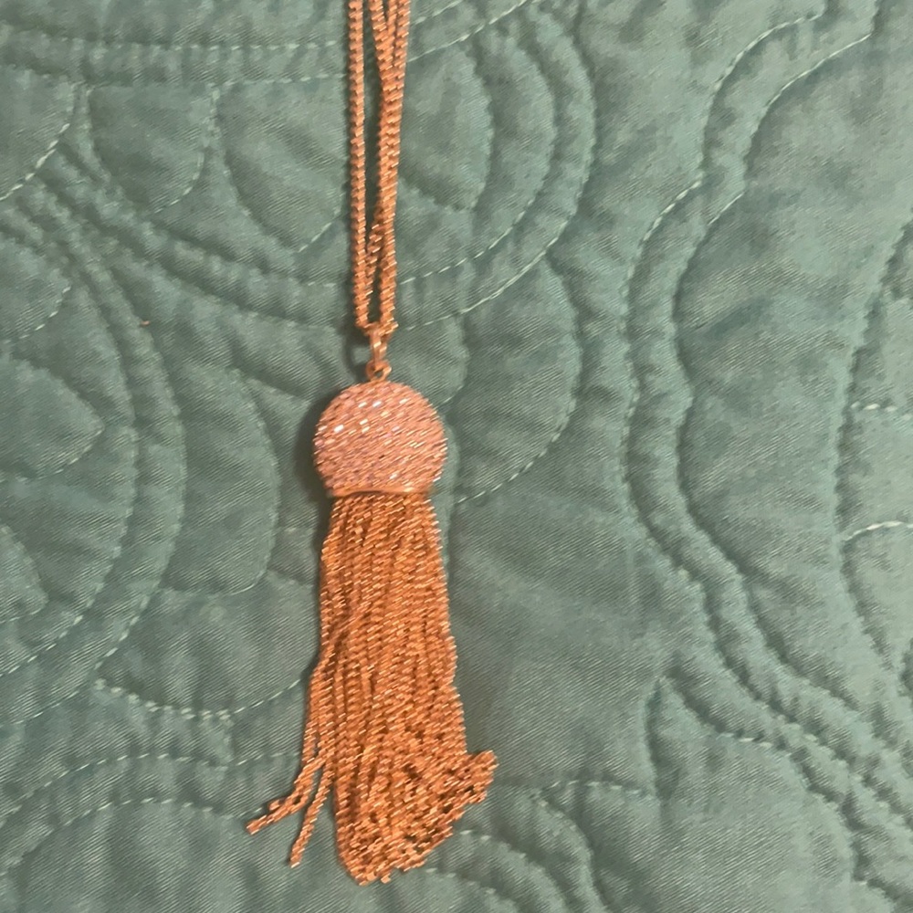 Lilly necklace